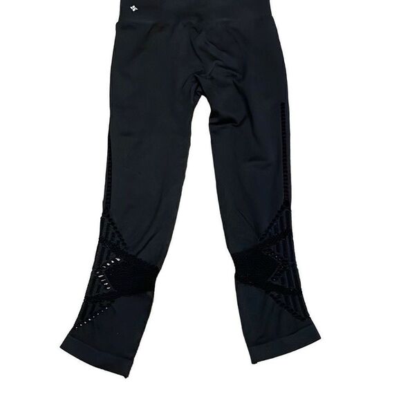 EUC Nux Seamless Black Mesh Textured Crop Legging Yoga Pants - Size Small - Picture 7 of 13